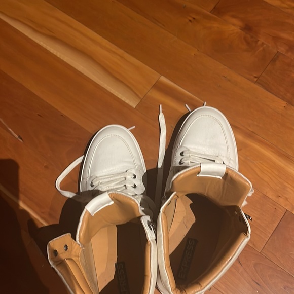 ALL WHITE EXPRESS ATHLETIC SHOES - Picture 3 of 5